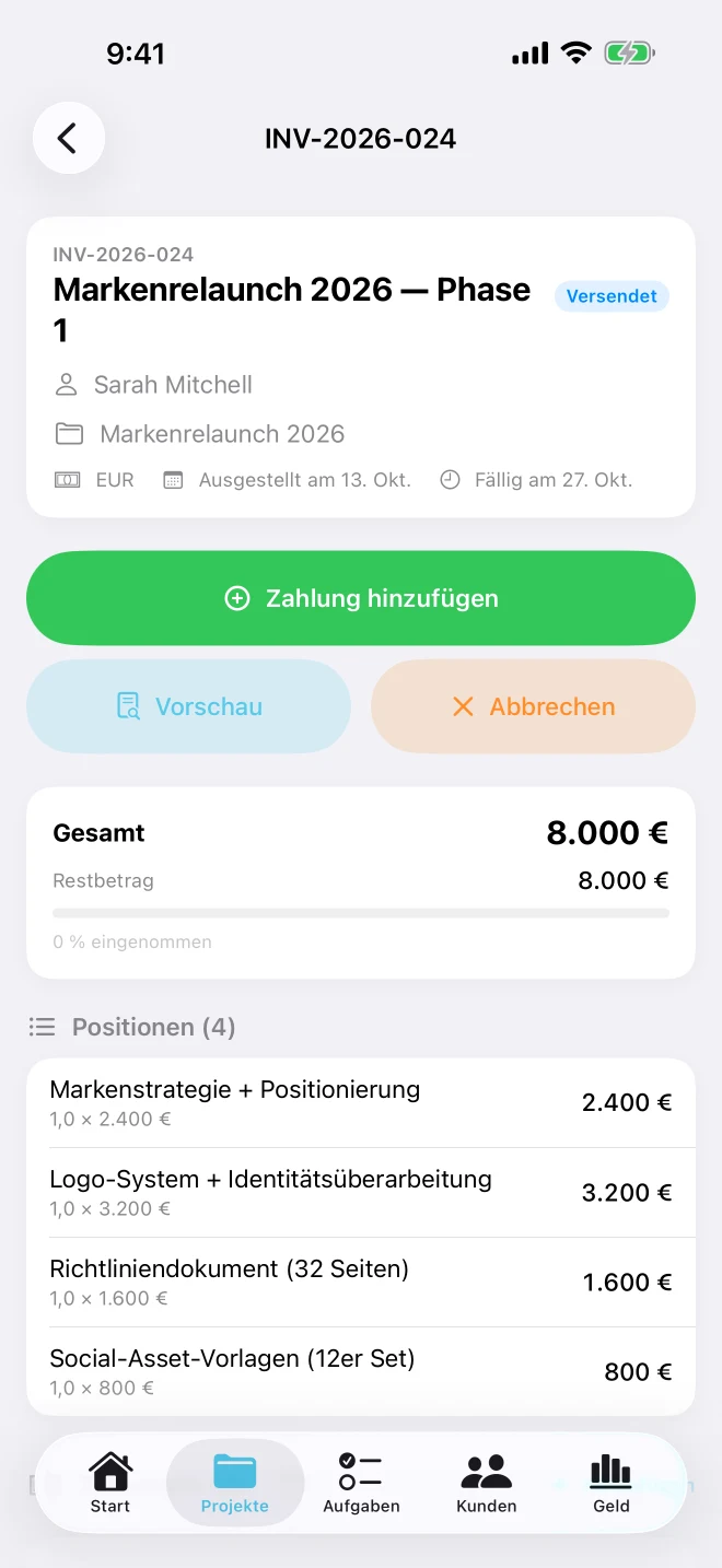 Rechnungsdetail mit Gesamtbetrag, Restbetrag, Positionen und einer Schaltfläche „Zahlung hinzufügen“