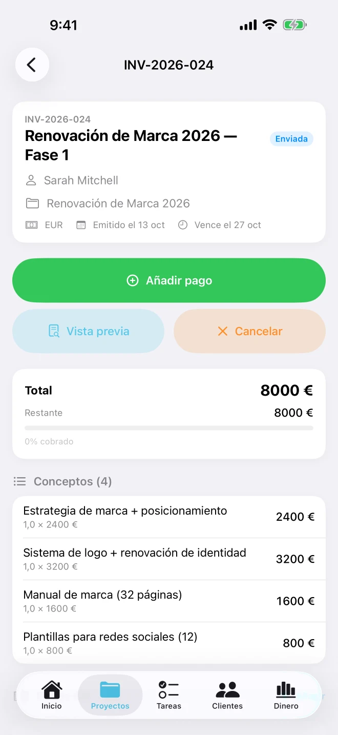 Detalle de factura con total, saldo restante, líneas de detalle y un botón Añadir pago